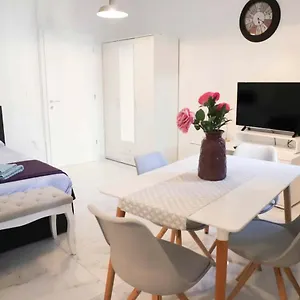  Apartamento Verano / Next To Kolovare