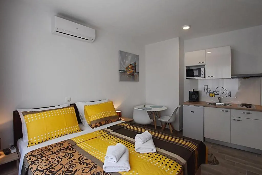 Roko & Borna Free Public Parking Apartment Zadar Croatia