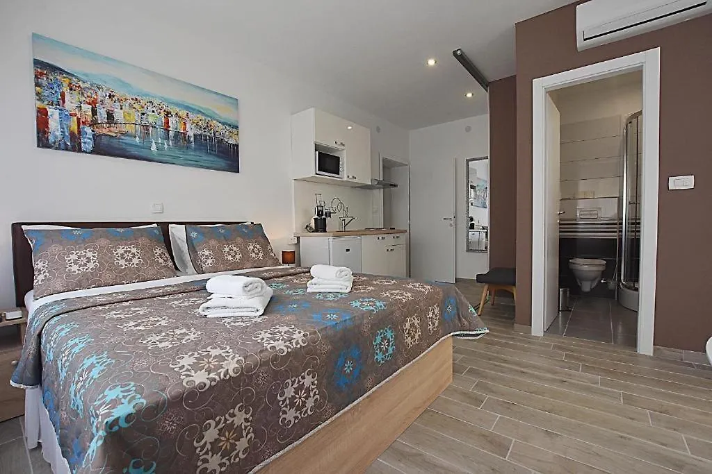 Roko & Borna Free Public Parking Apartment Zadar 0*,  Croatia